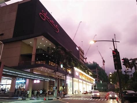 THE 10 BEST Metro Manila Shopping Malls .